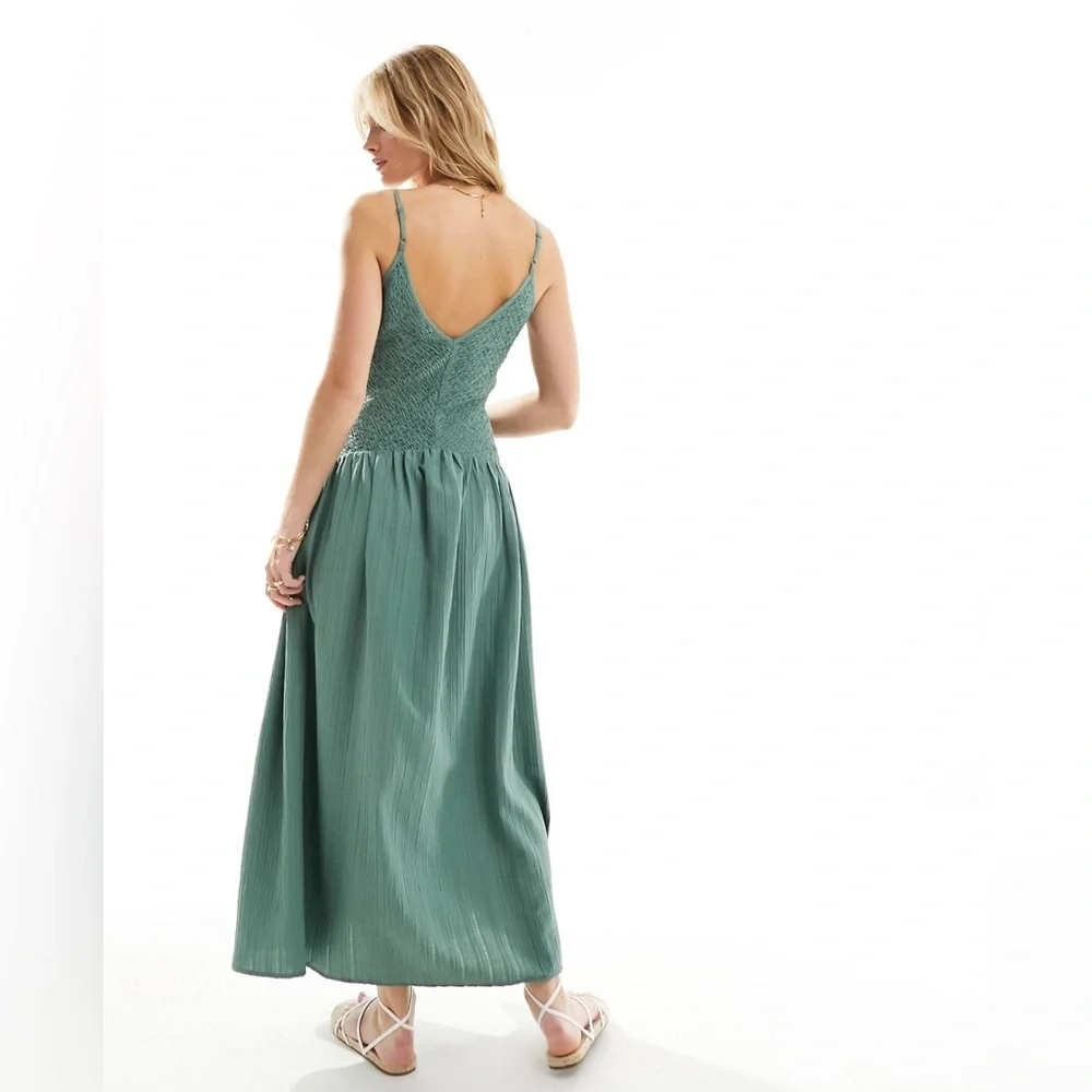ASOS DESIGN full skirt midi crinkle sundress in green - Picture 3 of 7